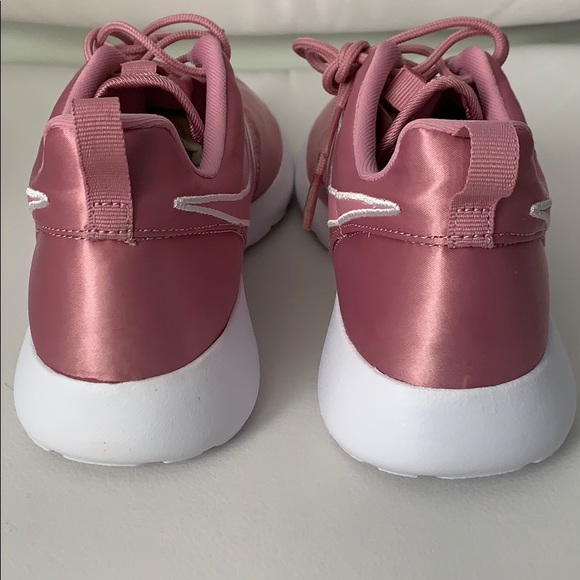 Nike Roshe One GS elemental pink 599729 618 - Picture 6 of 7